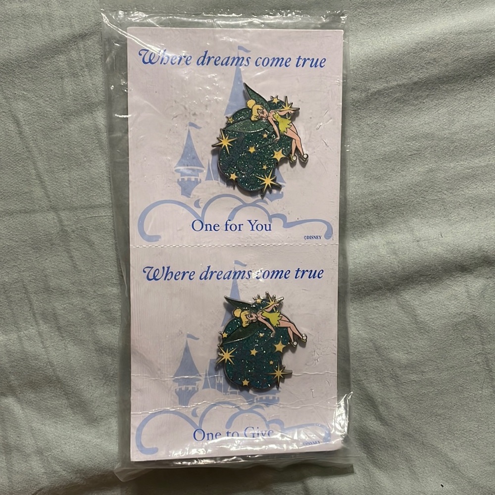 Cast member dreams come true pin set
